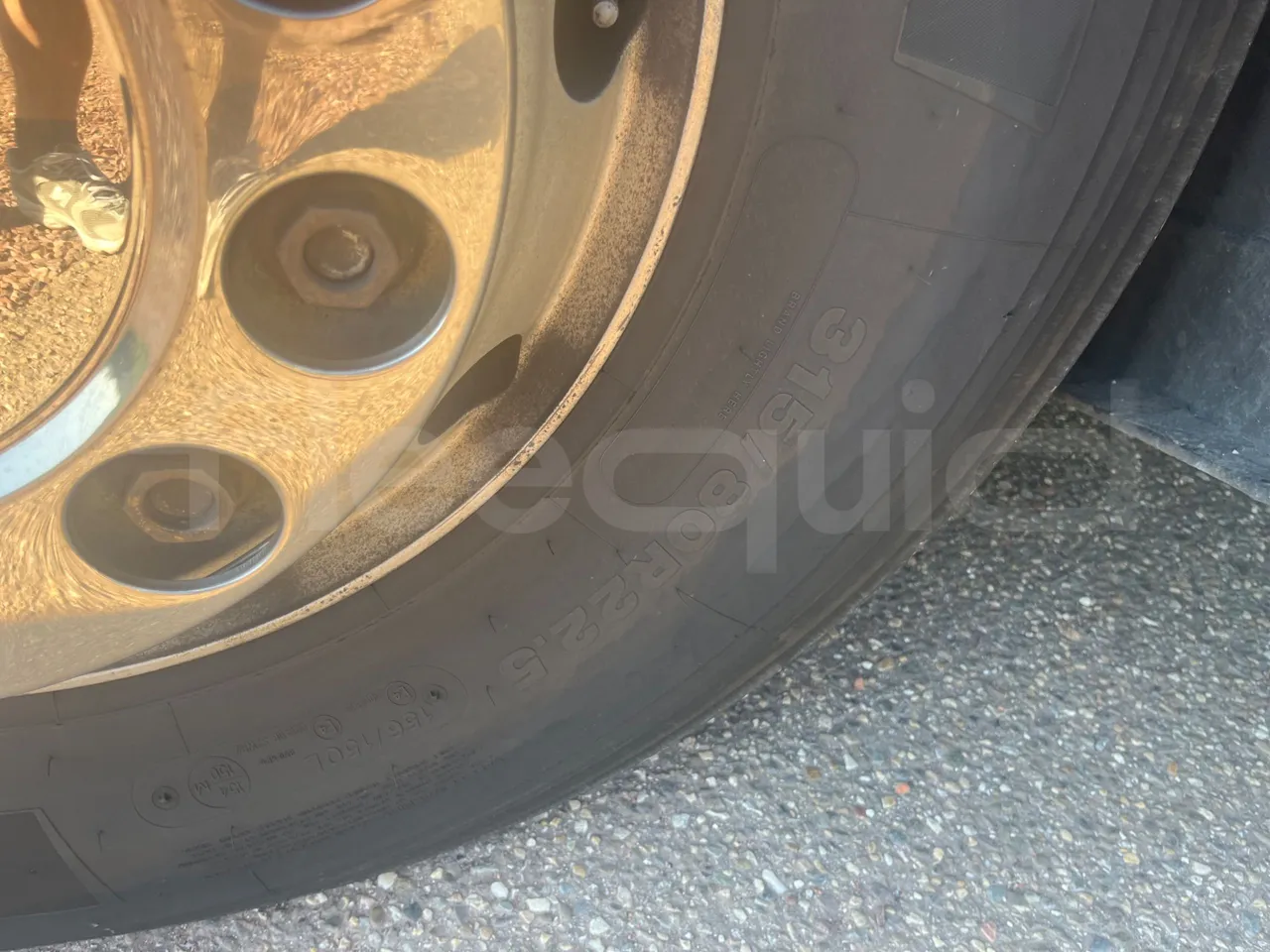 VDL SB4000 SB4000/ Euro 5 - 340 Kw - 13,258 Mt - front left tire measurements