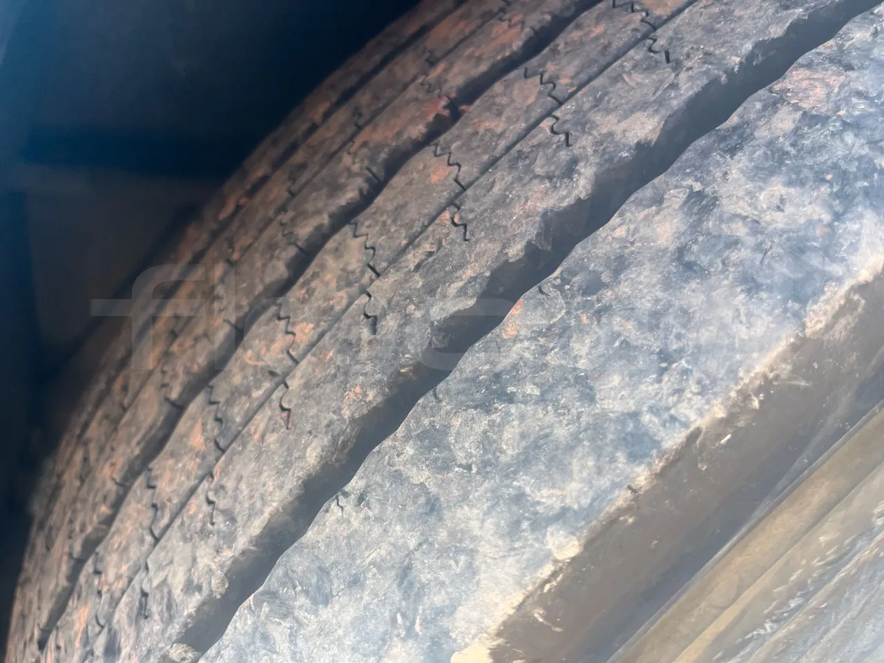VDL SB4000 SB4000/ Euro 5 - 340 Kw - 13,258 Mt - rear left tire photo
