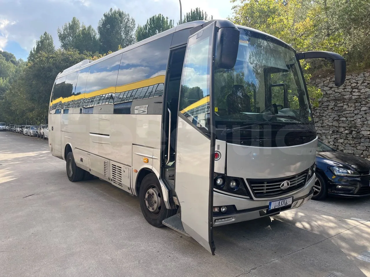 Beulas Man Gianino Euro6 - 184kw - 8.300mt - 3/4 right front doors open