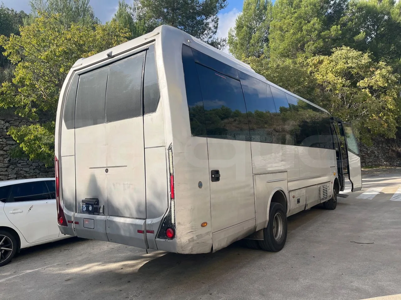 Beulas Man Gianino Euro6 - 184kw - 8.300mt - 3/4 right rear doors open