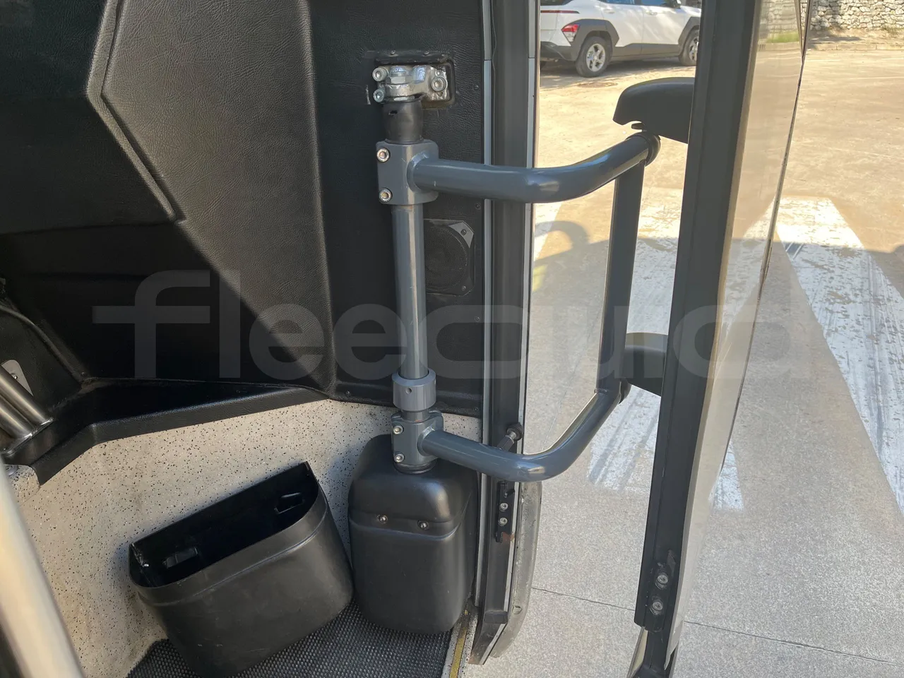 Beulas Man Gianino Euro6 - 184kw - 8.300mt - door mechanism photo