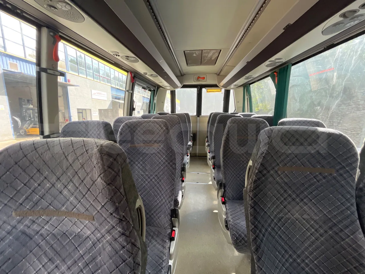 Beulas Man Gianino Euro6 - 184kw - 8.300mt - reverse view middle aisle