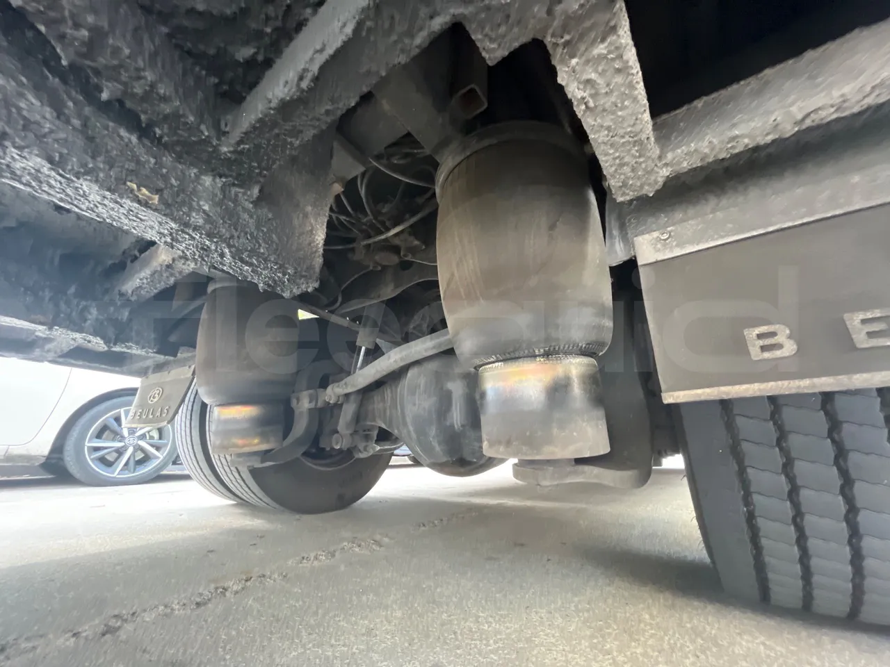 Beulas Man Gianino Euro6 - 184kw - 8.300mt - axle 2 shock absorbers 1 right