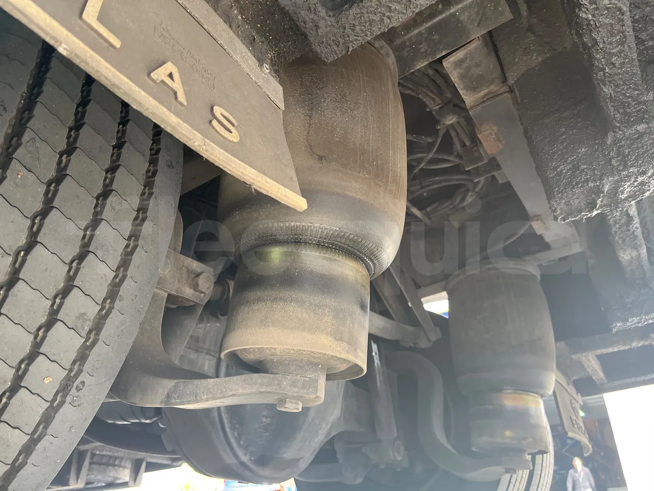 Beulas Man Gianino Euro6 - 184kw - 8.300mt - axle 2 shock absorbers 2 left