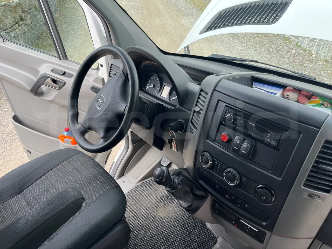 Mercedes-Benz Sprinter 906BB50 - EUR 6 -120kW - 7.361m - buttons panels on