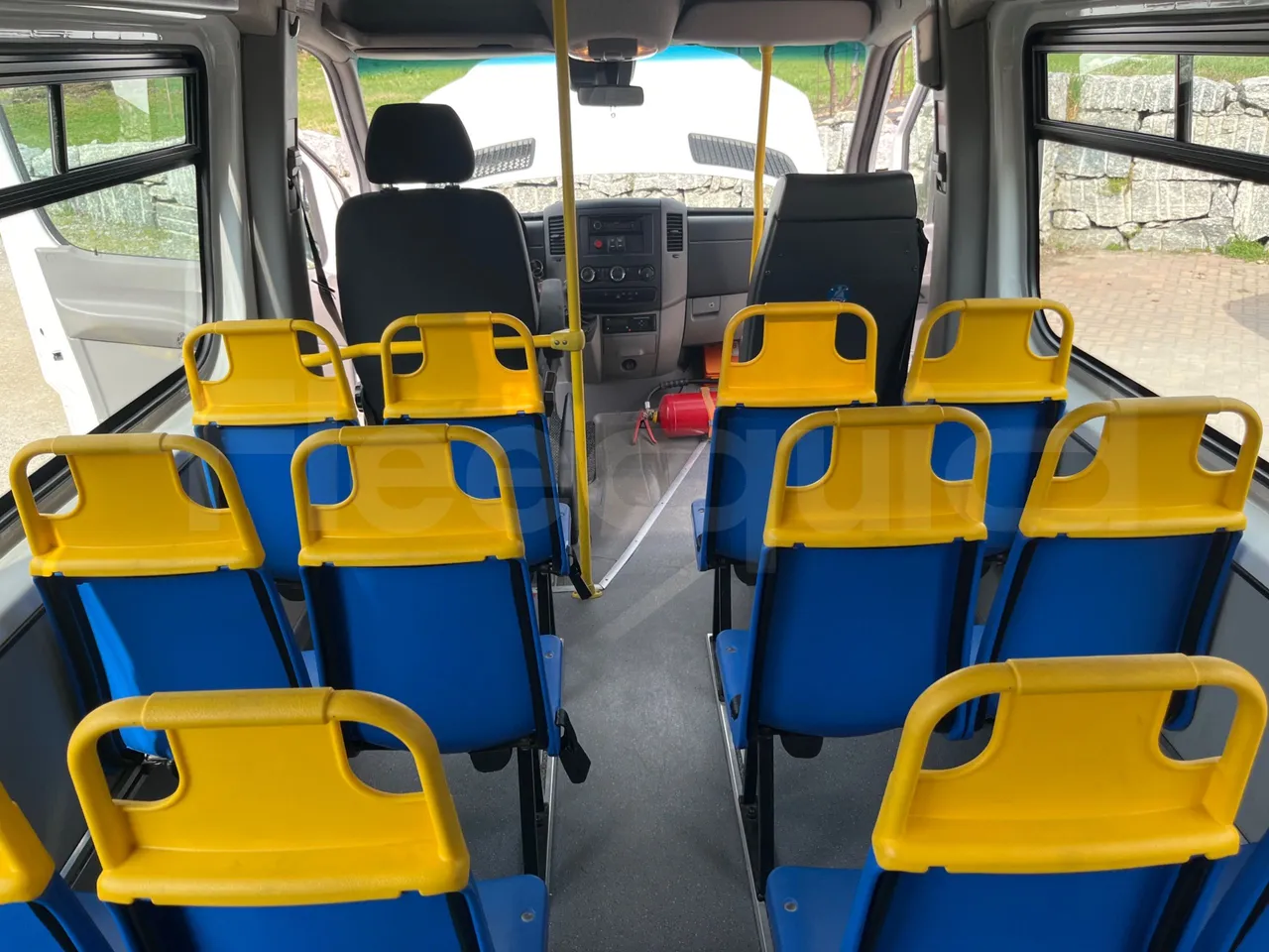 Mercedes-Benz Sprinter 906BB50 - EUR 6 -120kW - 7.361m - reverse view middle aisle