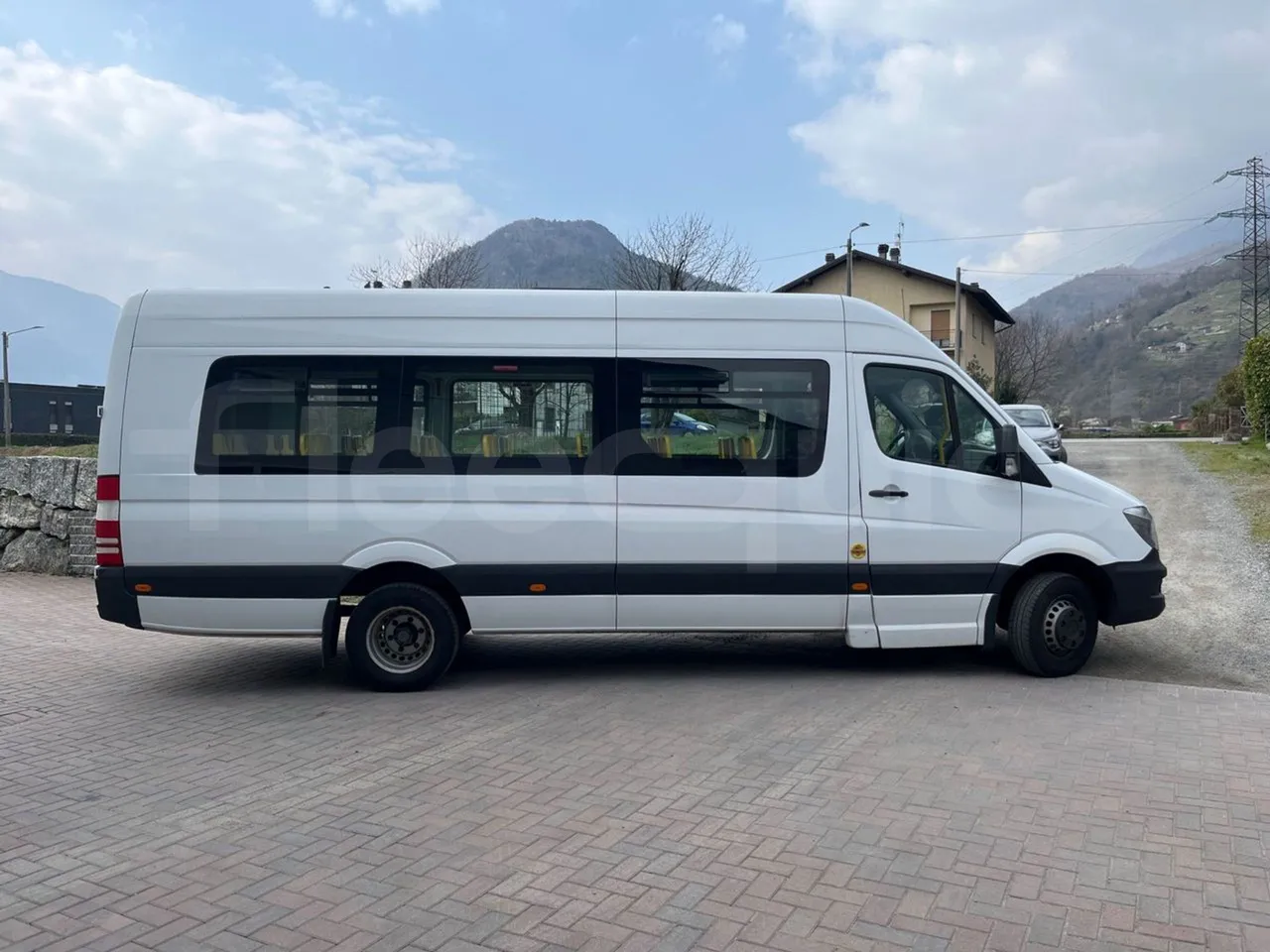 Mercedes-Benz Sprinter 906BB50 - EUR 6 -120kW - 7.361m - right side doors closed