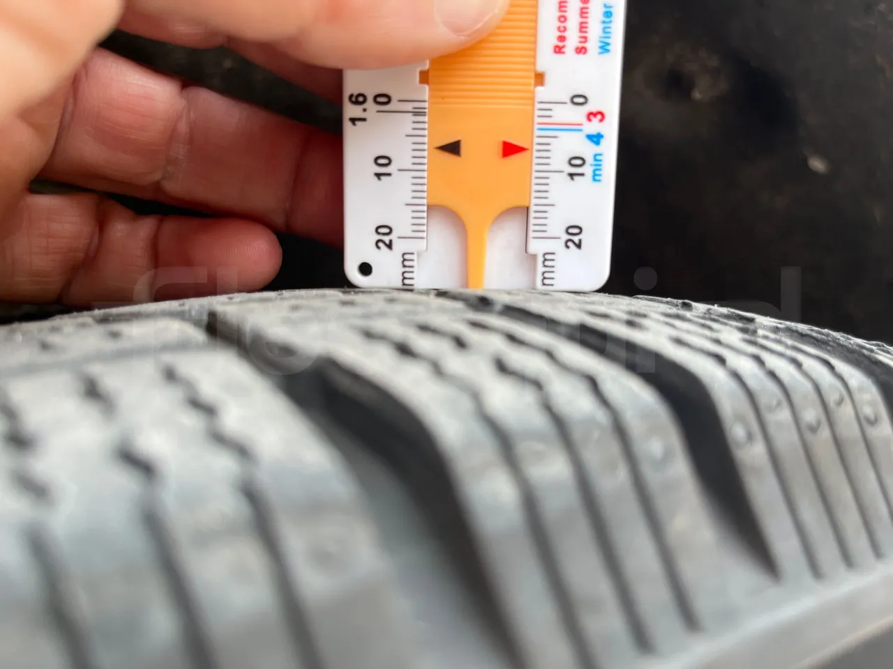 Mercedes-Benz Sprinter 906BB50 - EUR 6 -120kW - 7.361m - rear left tire photo