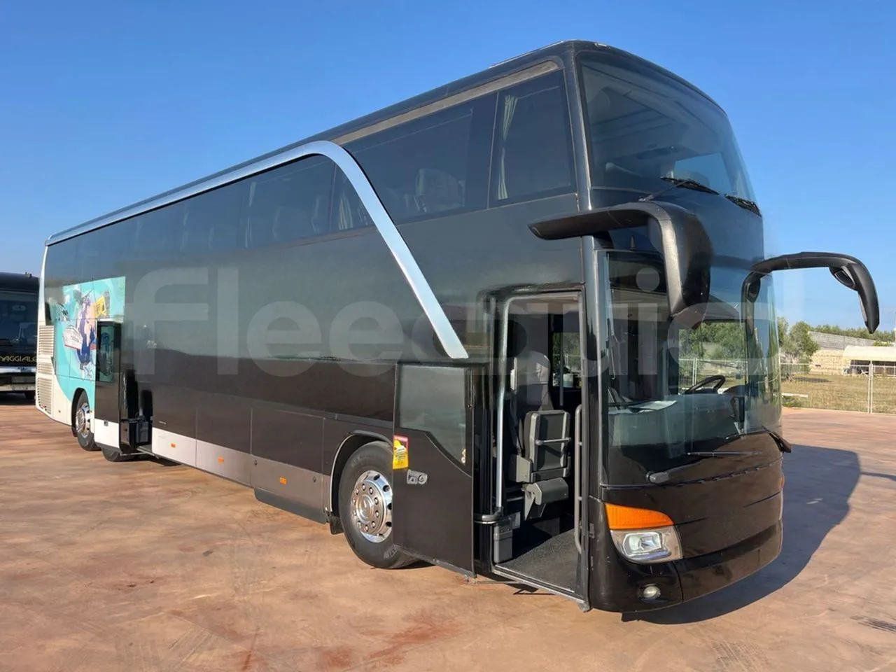 Setra S431 DT - EUR6 - 375kW - 13.89m - 3/4 right front doors open