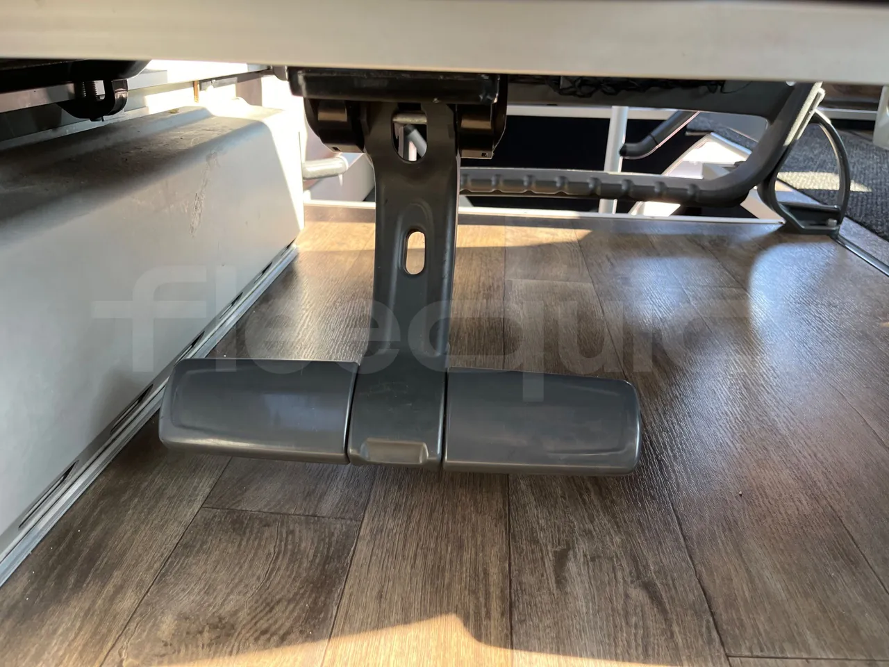 Setra S431 DT - EUR6 - 375kW - 13.89m - footrest detail photo