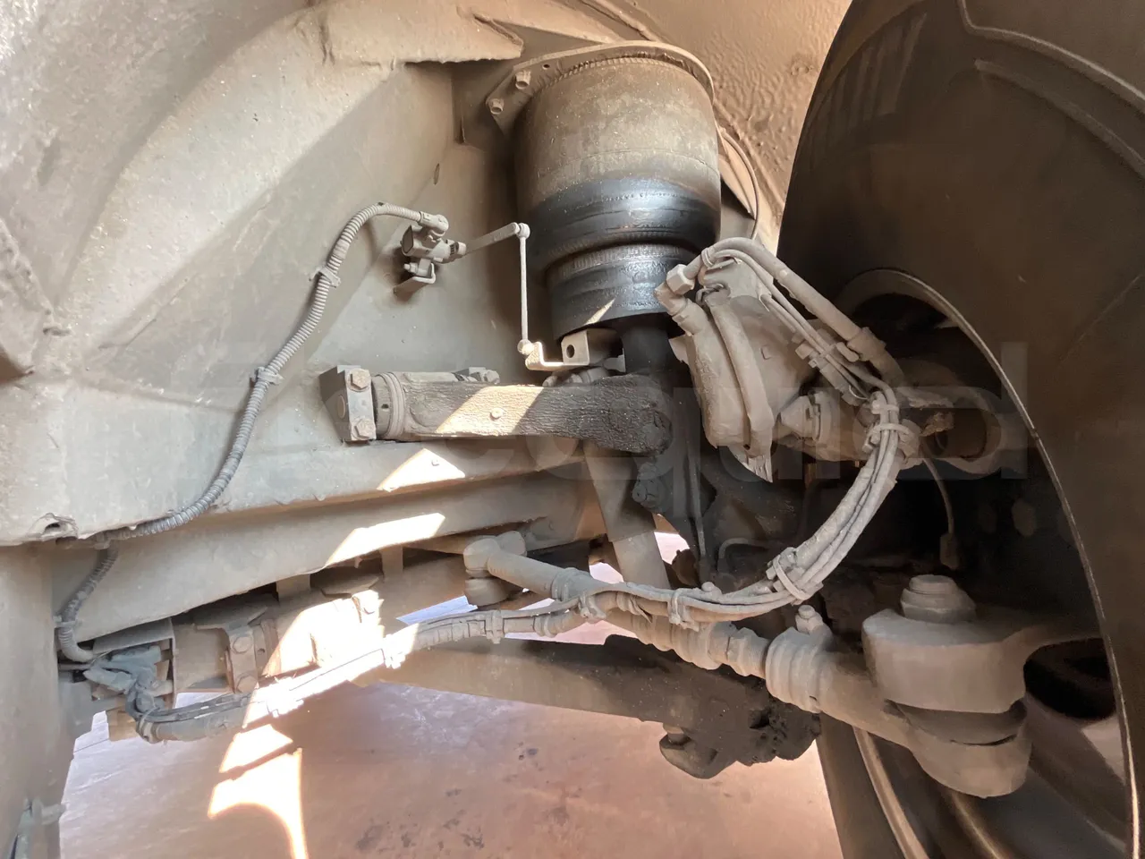 Setra S431 DT - EUR6 - 375kW - 13.89m - front shock absorbers left