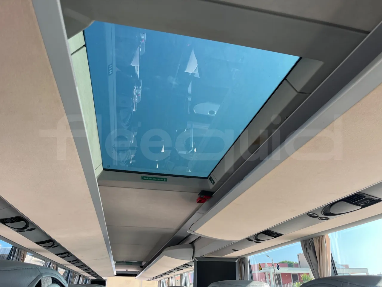 Setra S431 DT - EUR6 - 375kW - 13.89m - roof hatch 1
