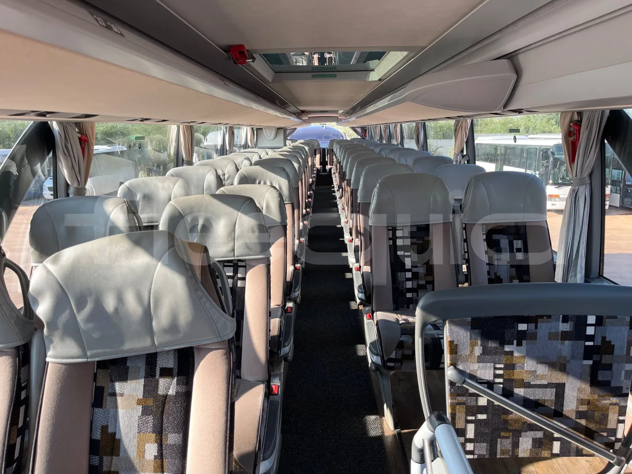 Setra S431 DT - EUR6 - 375kW - 13.89m - reverse view middle aisle