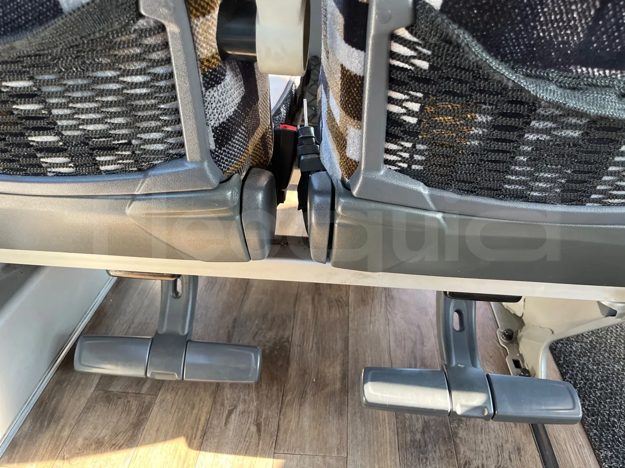 Setra S431 DT - EUR6 - 375kW - 13.89m - power outlets detail