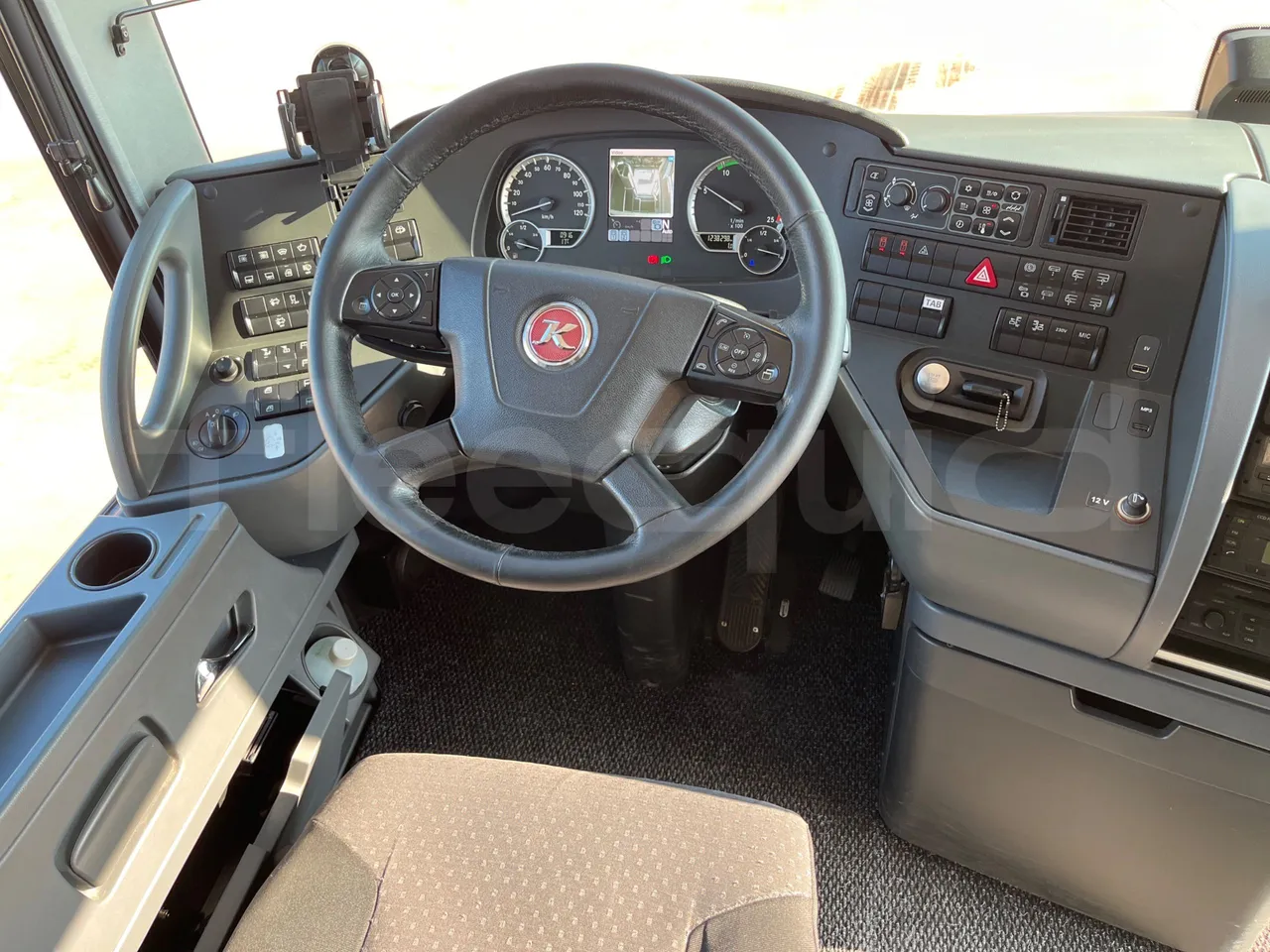 Setra S431 DT - EUR6 - 375kW - 13.89m - steering wheel photo