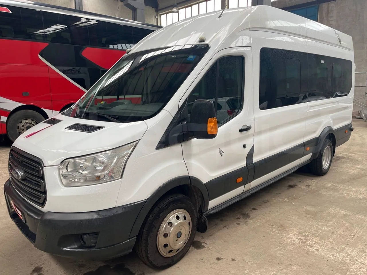 Ford Transit FBD -  Euro6 - 114kW - 6.704mt - 3/4 front left
