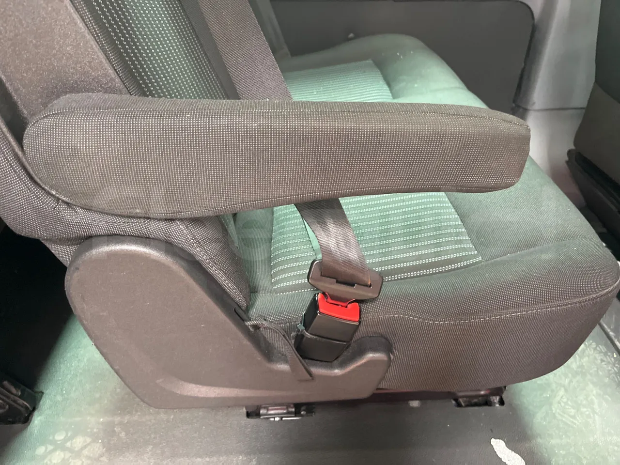 Ford Transit FBD -  Euro6 - 114kW - 6.704mt - armrest detail photo