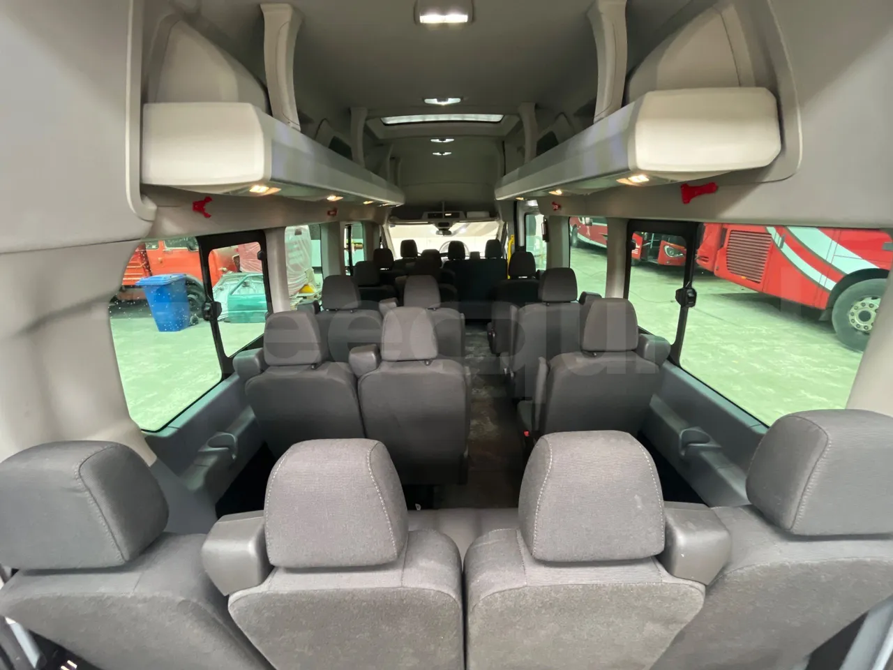 Ford Transit FBD -  Euro6 - 114kW - 6.704mt - forward view middle aisle