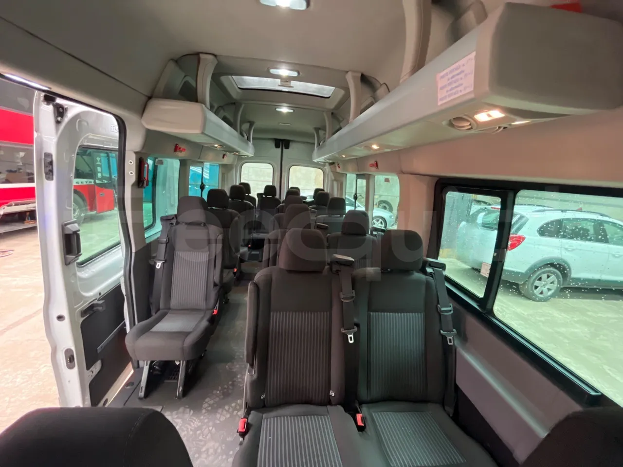 Ford Transit FBD -  Euro6 - 114kW - 6.704mt - reverse view middle aisle