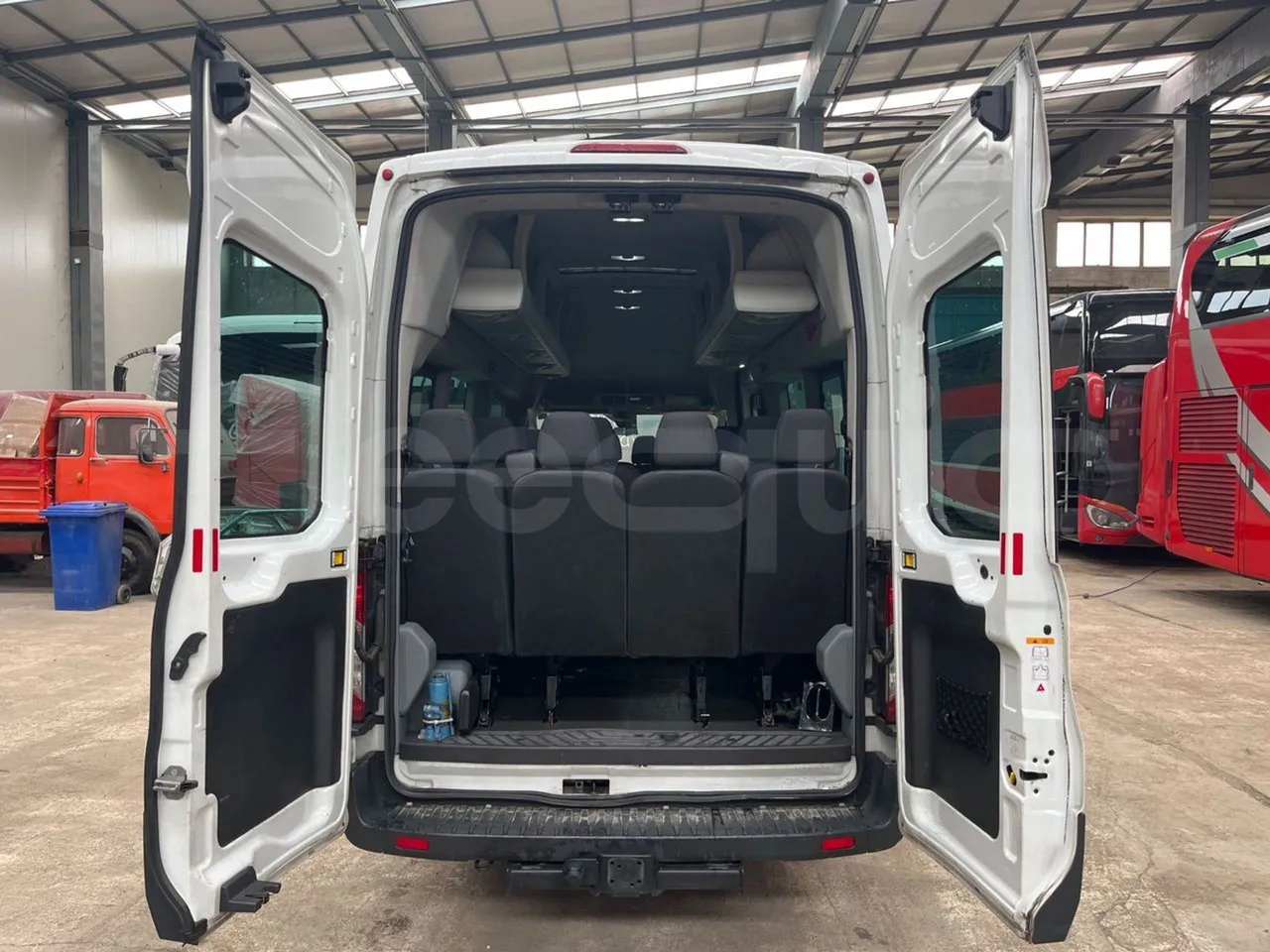 Ford Transit FBD -  Euro6 - 114kW - 6.704mt - luggage rack photo