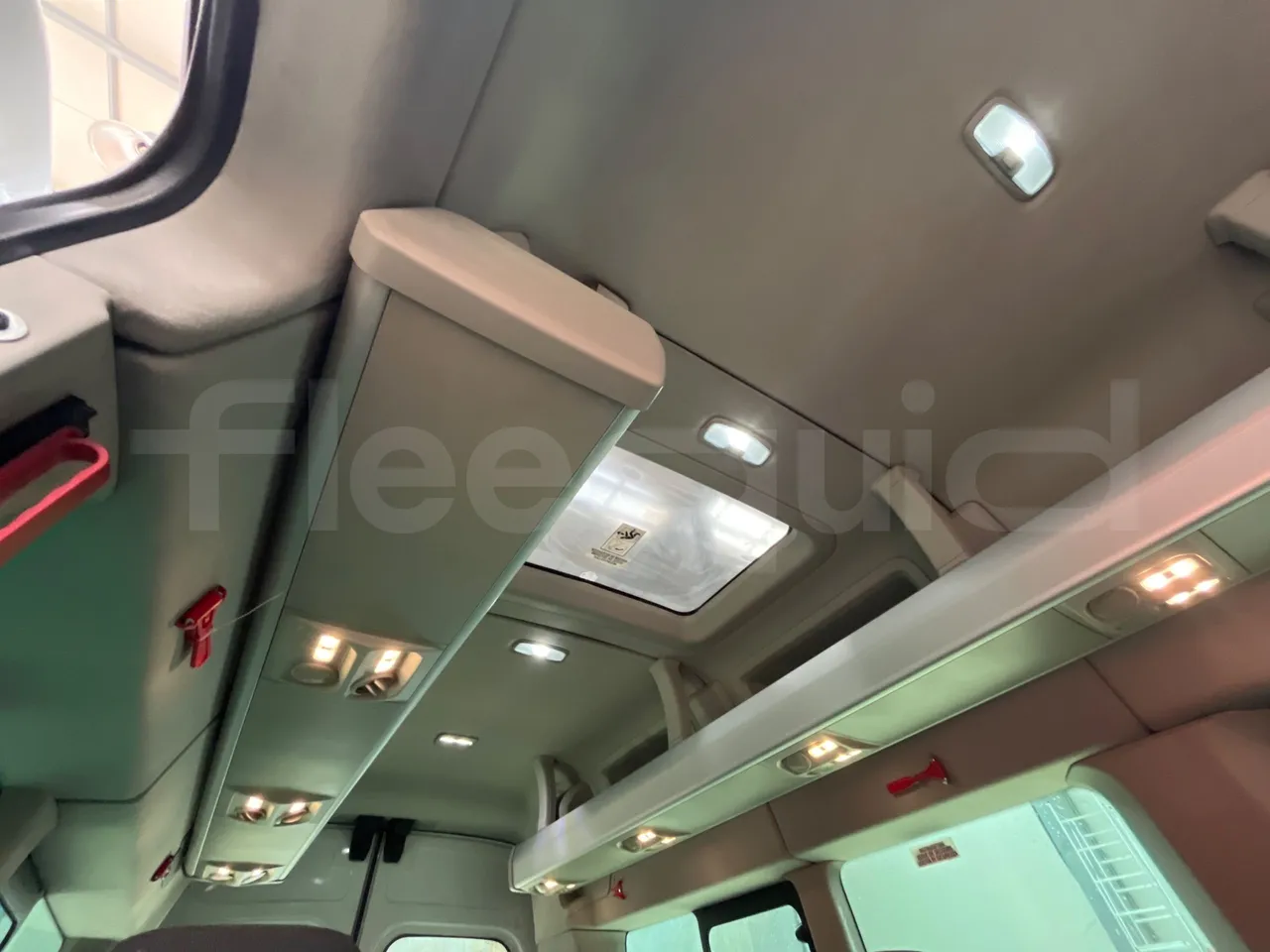 Ford Transit FBD -  Euro6 - 114kW - 6.704mt - monitor detail photo