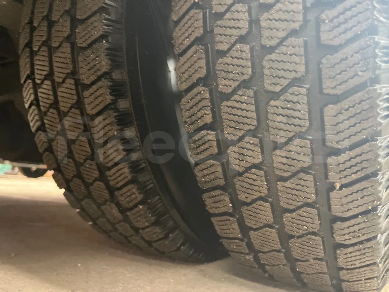 Ford Transit FBD -  Euro6 - 114kW - 6.704mt - tread condition front tires left