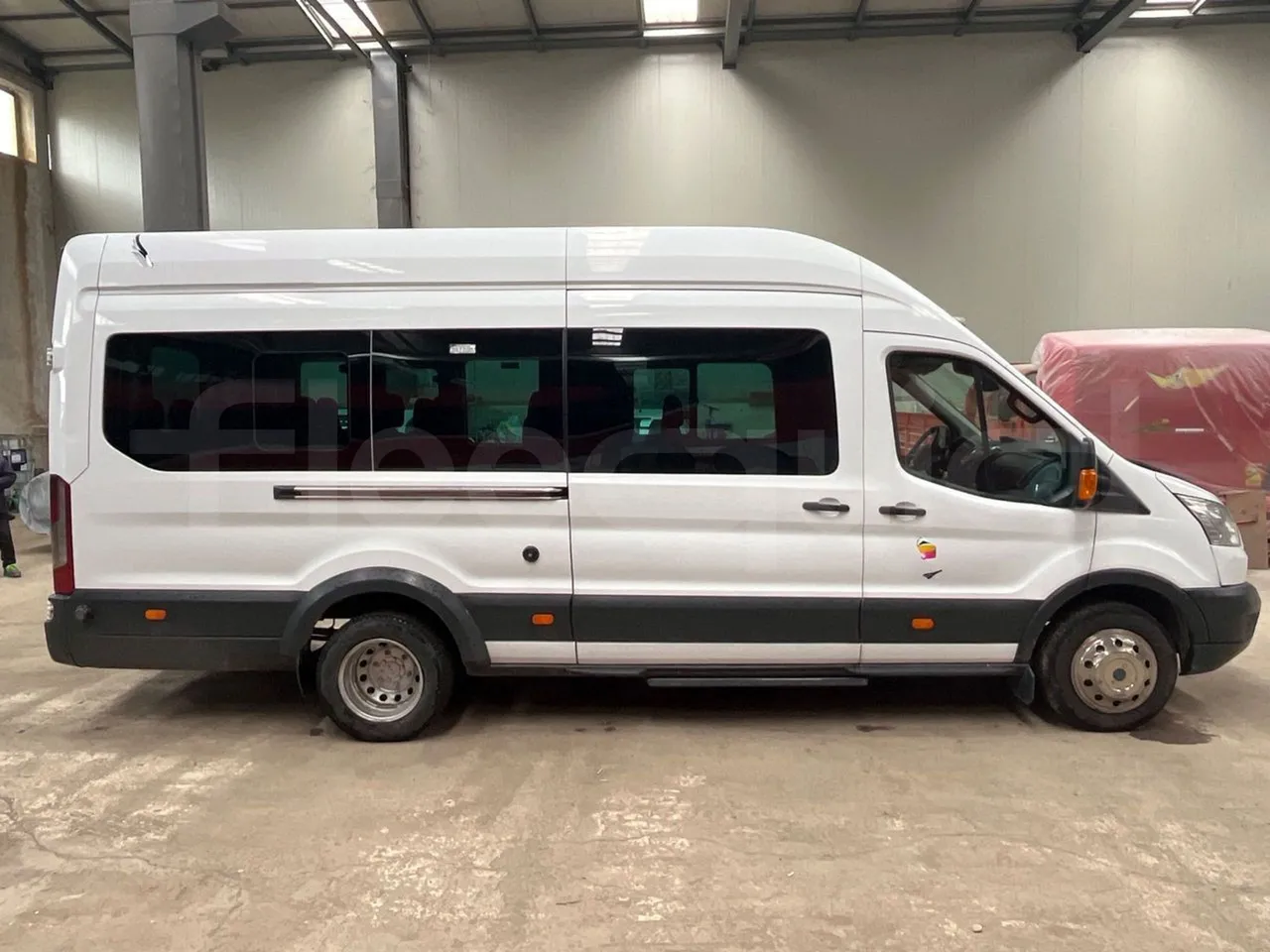 Ford Transit FBD -  Euro6 - 114kW - 6.704mt - right side doors closed