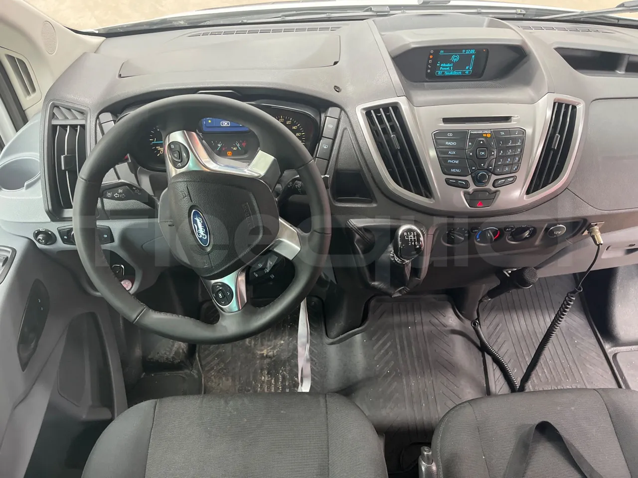 Ford Transit FBD -  Euro6 - 114kW - 6.704mt - steering wheel photo