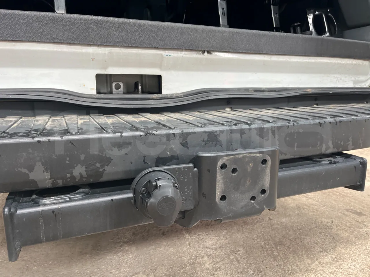 Ford Transit FBD -  Euro6 - 114kW - 6.704mt - under carpet photo