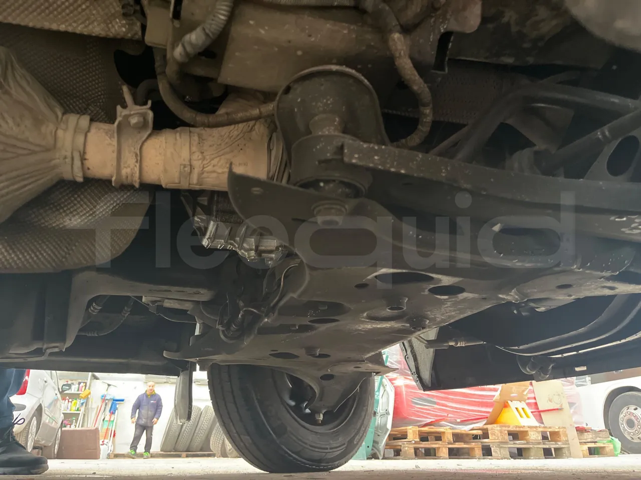 Ford Transit FBD -  Euro6 - 114kW - 6.704mt - front axle left side