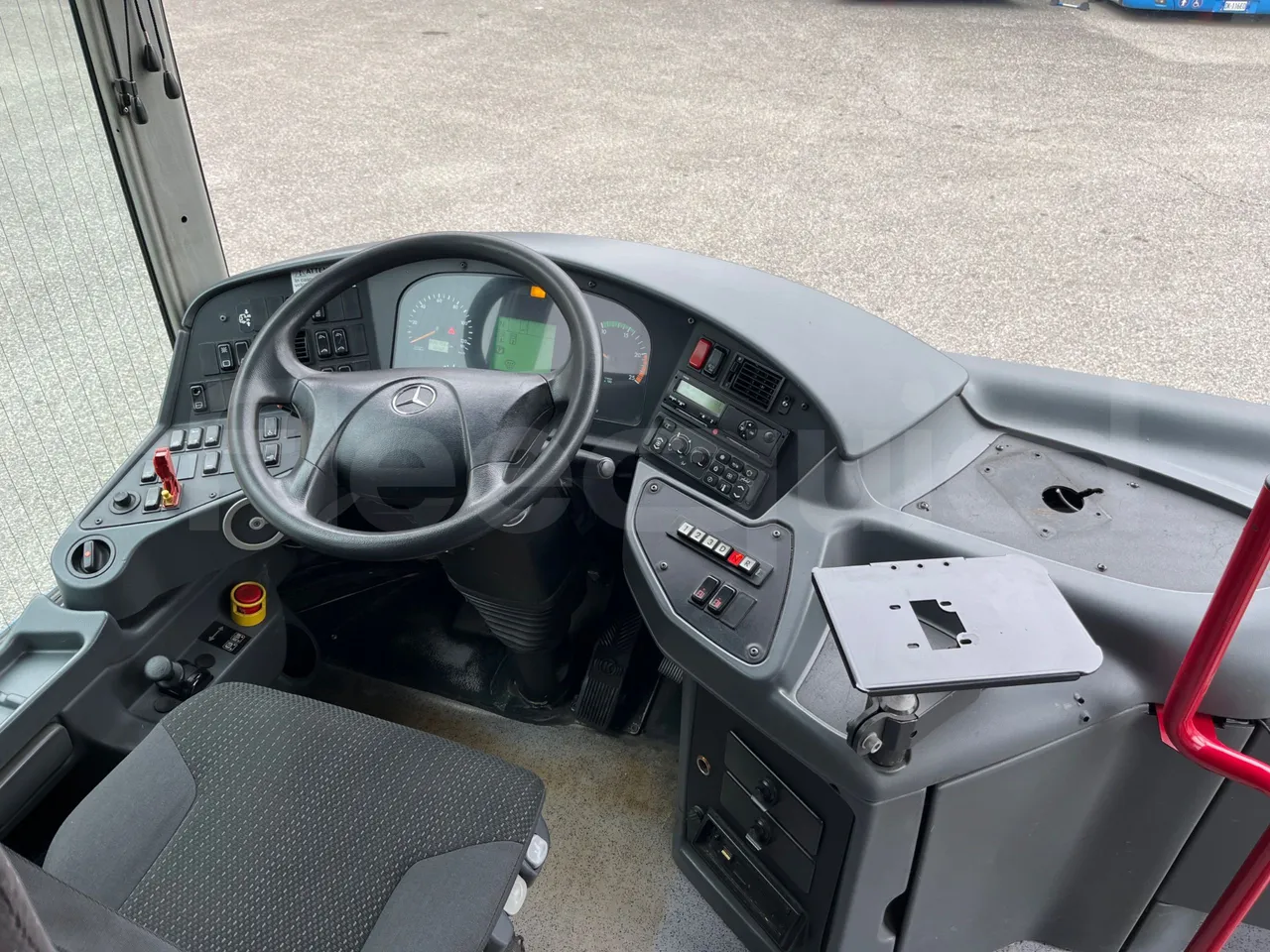 Mercedes-Benz Integro E5 4 - Euro5 - 220kW - 12.140mt - buttons panels on