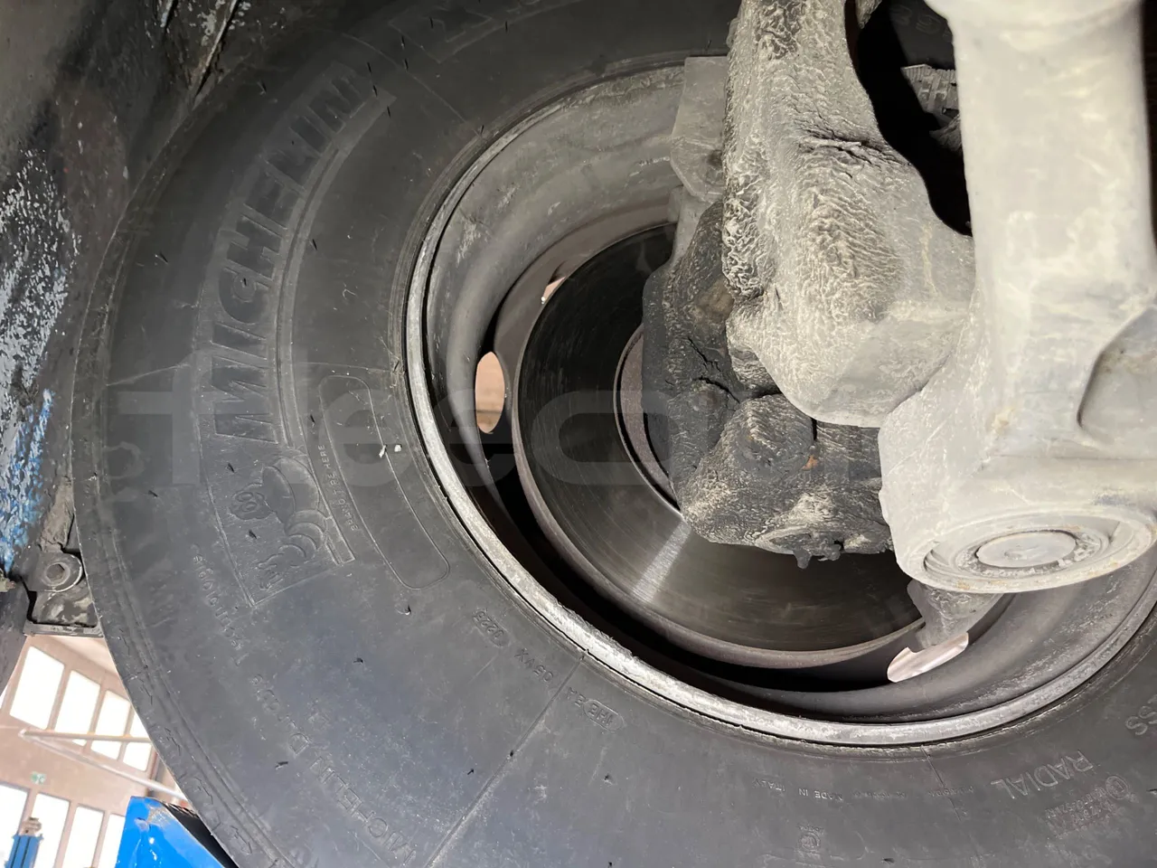 Mercedes-Benz Integro E5 4 - Euro5 - 220kW - 12.140mt - front discs left