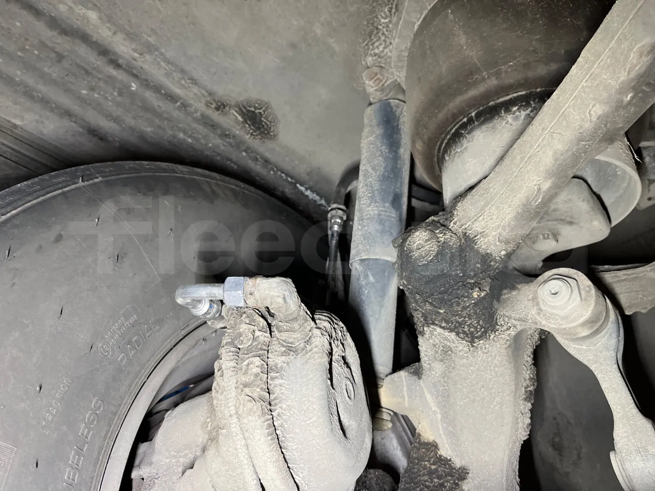 Mercedes-Benz Integro E5 4 - Euro5 - 220kW - 12.140mt - front shock absorbers right