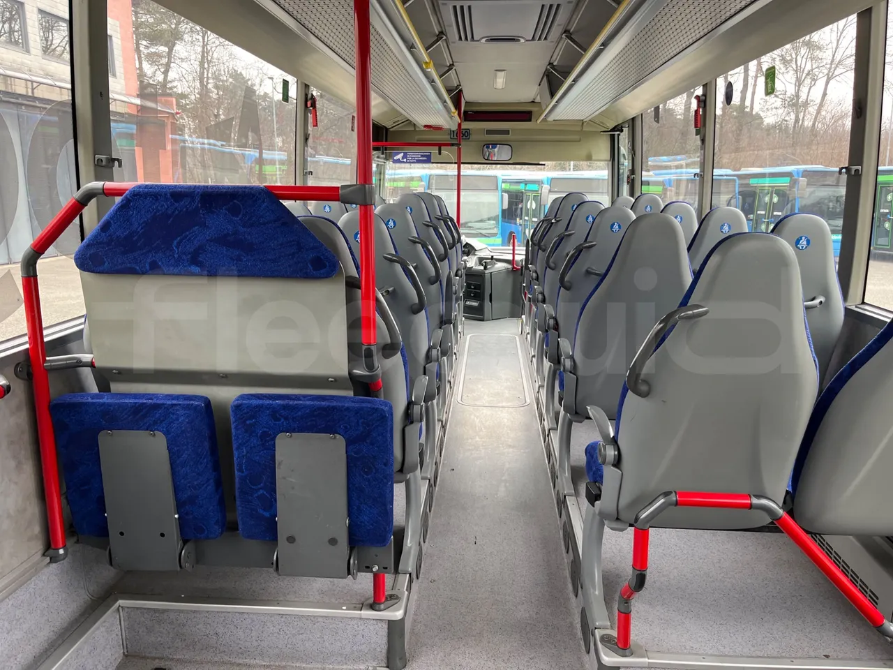 Mercedes-Benz Integro E5 4 - Euro5 - 220kW - 12.140mt - forward view middle aisle