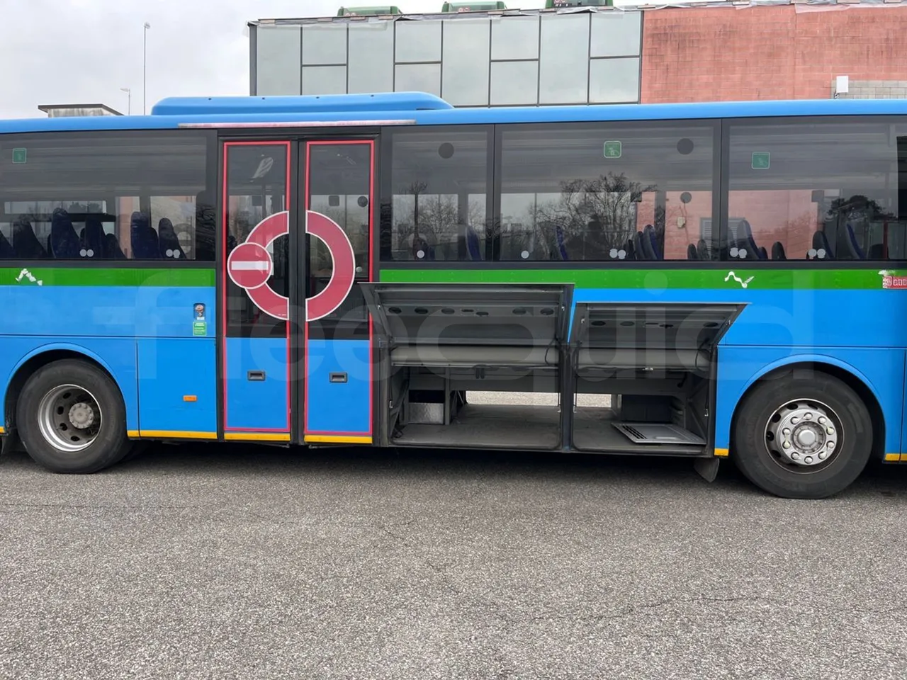 Mercedes-Benz Integro E5 4 - Euro5 - 220kW - 12.140mt - luggage rack photo