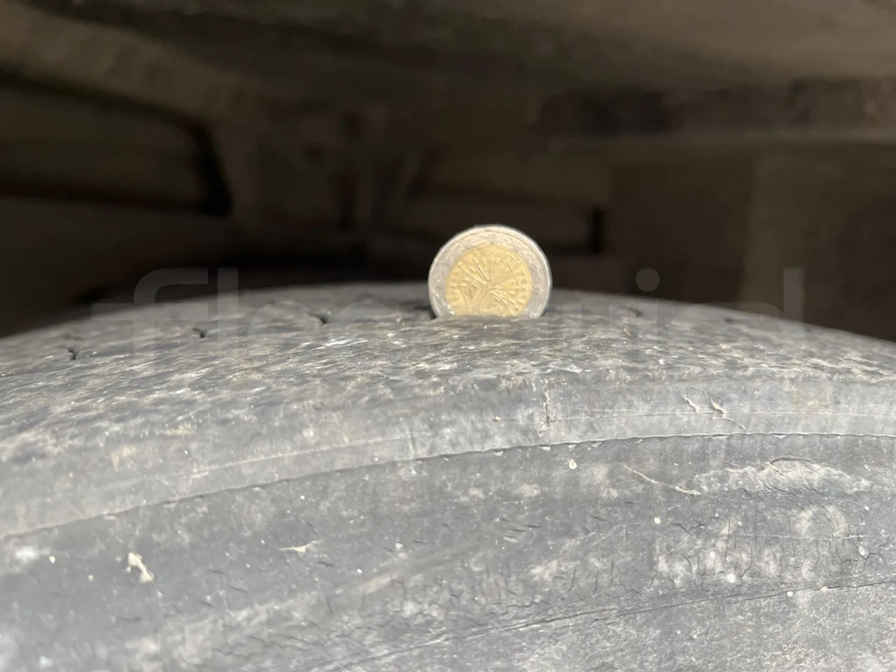 Mercedes-Benz Integro E5 4 - Euro5 - 220kW - 12.140mt - tread condition front tires left