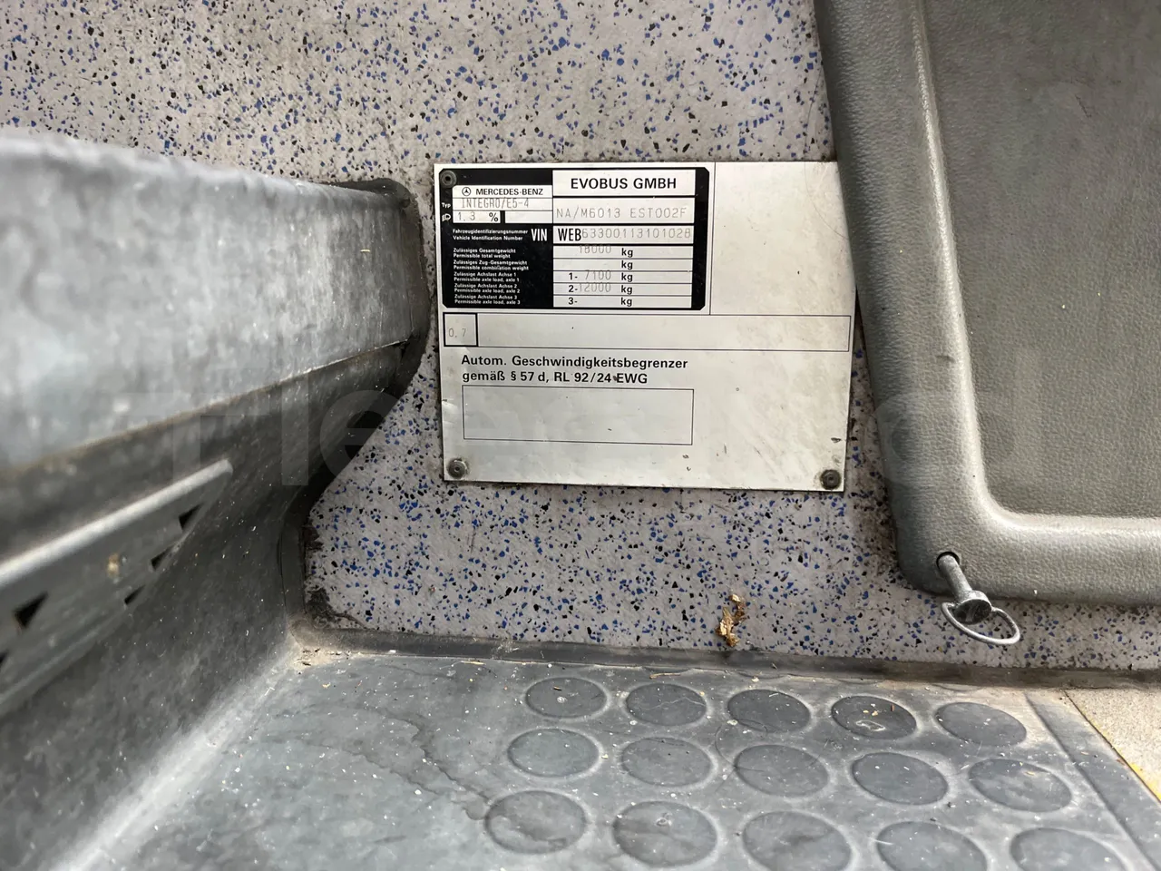 Mercedes-Benz Integro E5 4 - Euro5 - 220kW - 12.140mt - vehicle plate photo