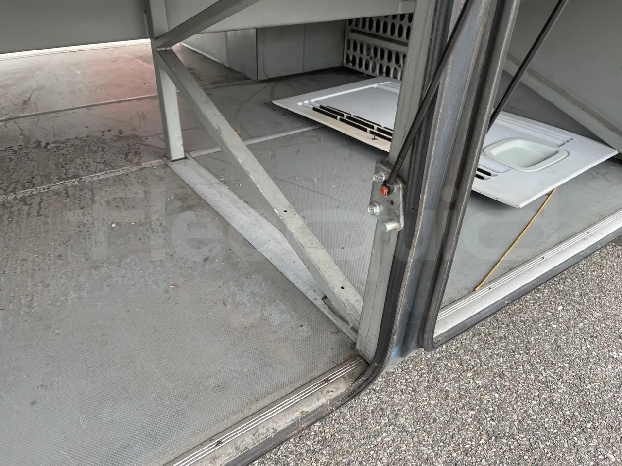 Mercedes-Benz Integro E5 4 - Euro5 - 220kW - 12.140mt - under carpet photo