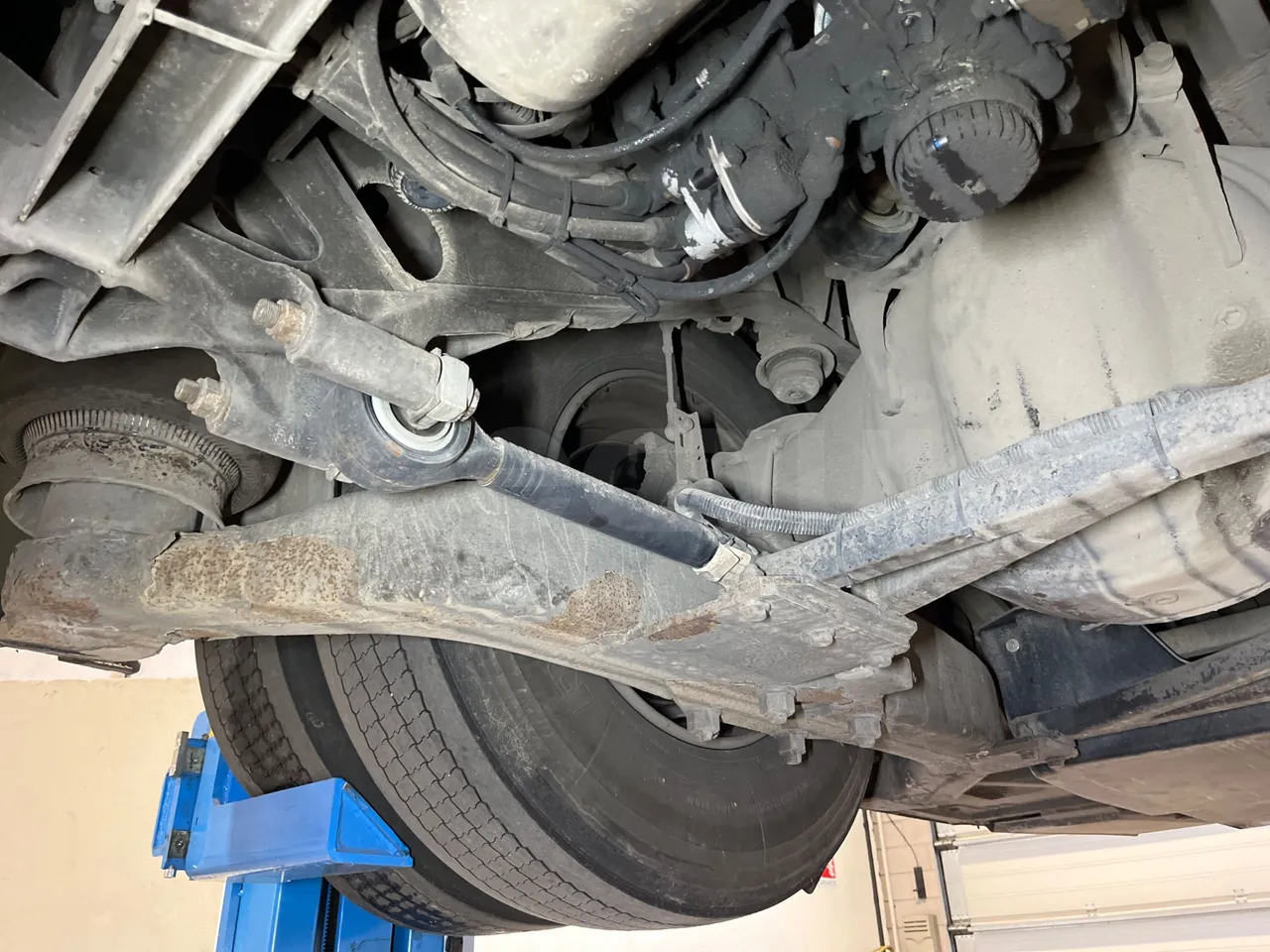 Mercedes-Benz Integro E5 4 - Euro5 - 220kW - 12.140mt - axle 3 right side