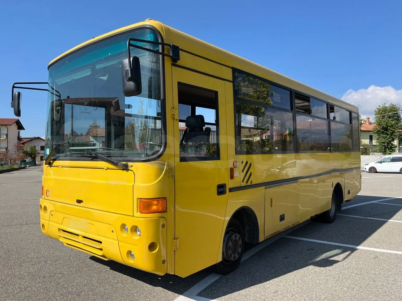Iveco Cacciamali 90E21NA -EUR3 -154kW -8.28m - 3/4 front left