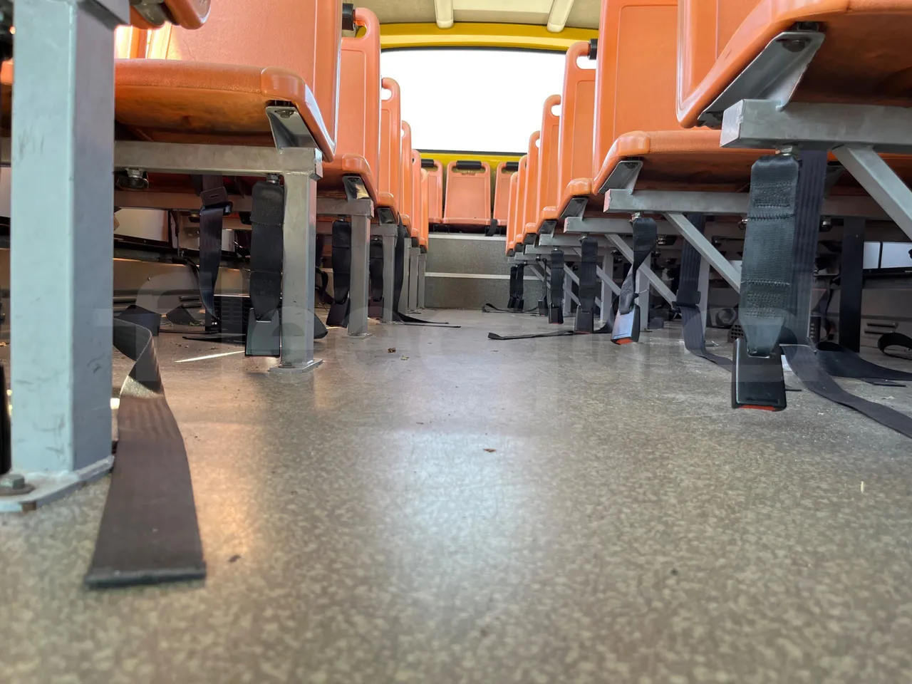 Iveco Cacciamali 90E21NA -EUR3 -154kW -8.28m - seat brackets photo