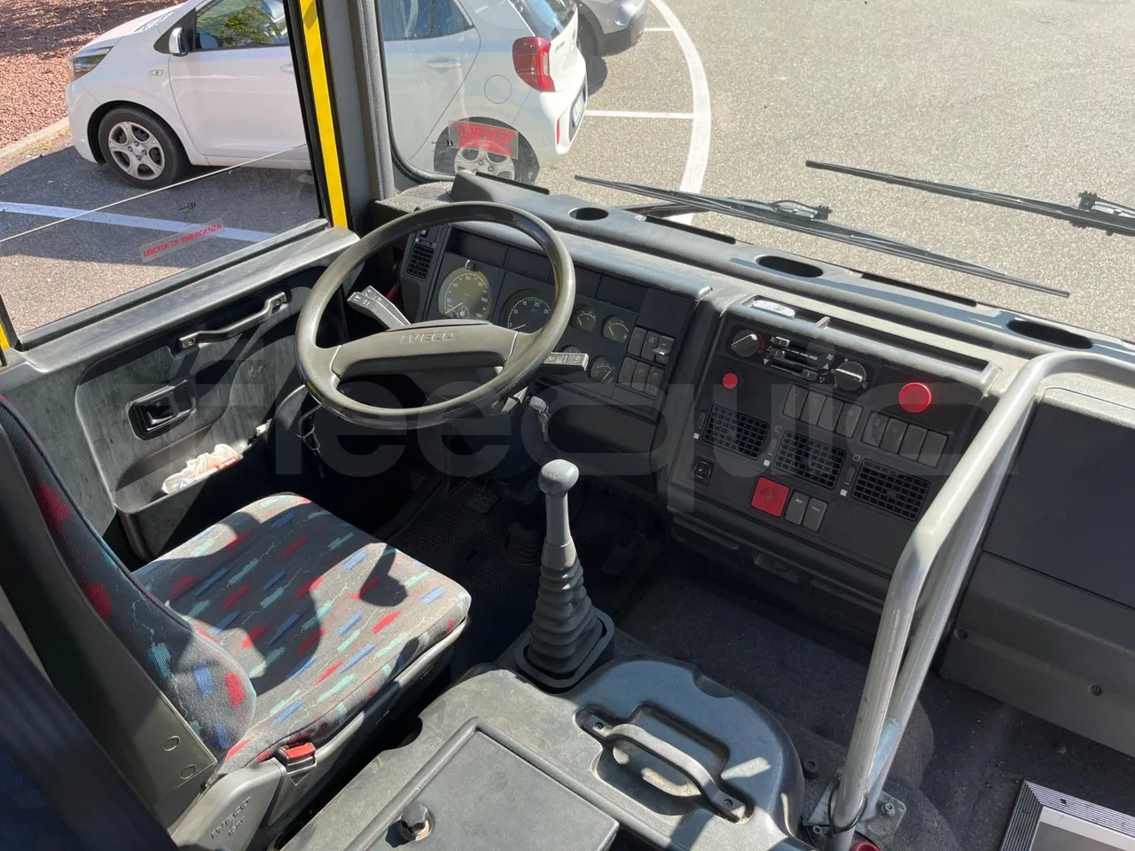 Iveco Cacciamali 90E21NA -EUR3 -154kW -8.28m - buttons panels on