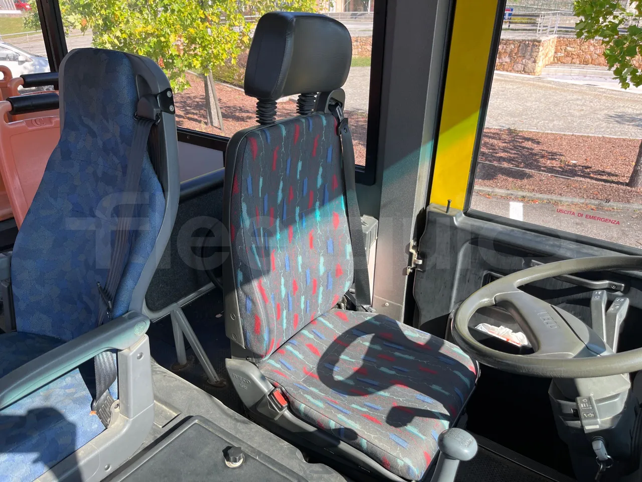 Iveco Cacciamali 90E21NA -EUR3 -154kW -8.28m - driver's seat photo