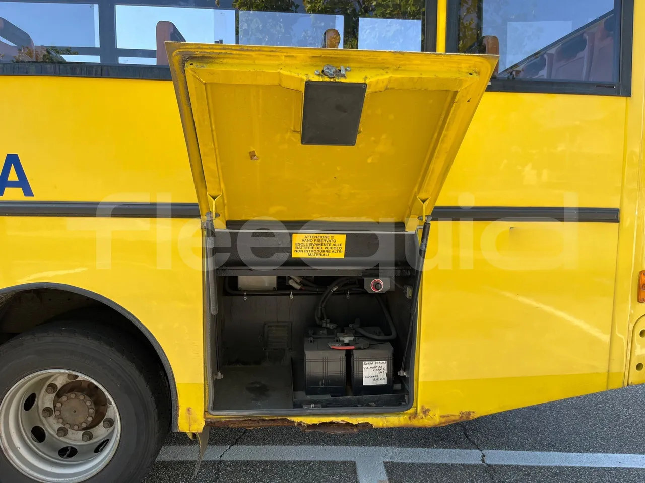 Iveco Cacciamali 90E21NA -EUR3 -154kW -8.28m - external compartments photo