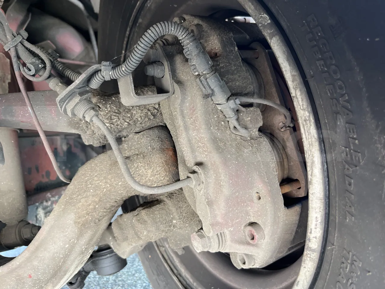 Iveco Cacciamali 90E21NA -EUR3 -154kW -8.28m - front brake calipers left