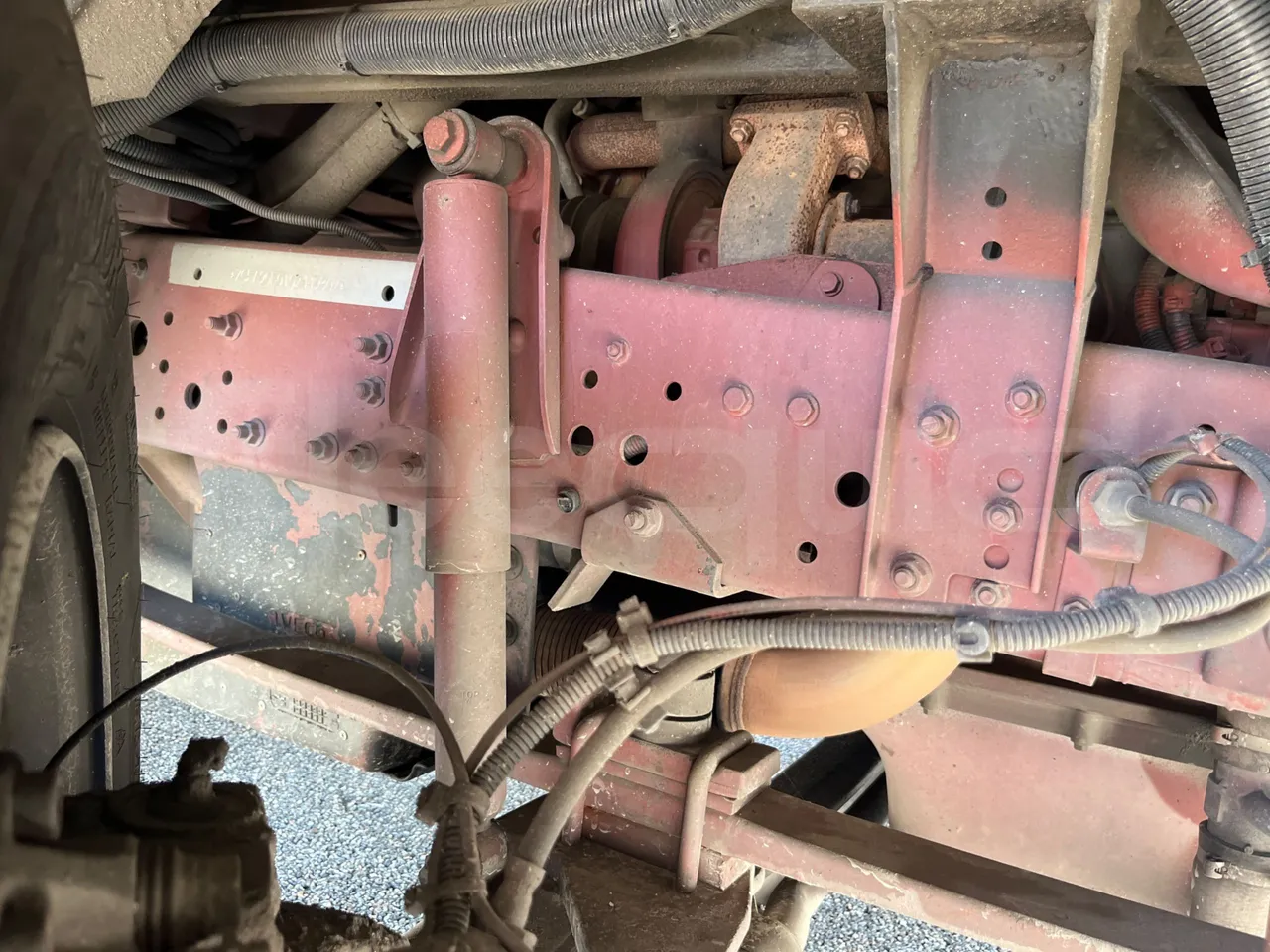 Iveco Cacciamali 90E21NA -EUR3 -154kW -8.28m - front shock absorbers right