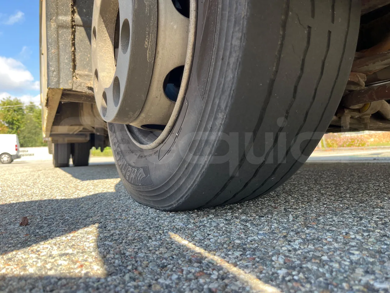Iveco Cacciamali 90E21NA -EUR3 -154kW -8.28m - tread condition front tires right