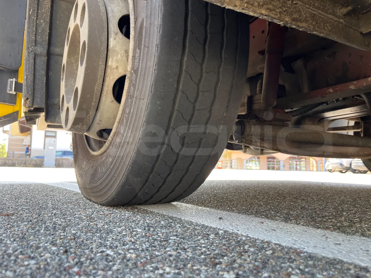 Iveco Cacciamali 90E21NA -EUR3 -154kW -8.28m - tread condition second axle tires right