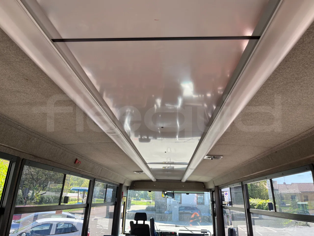 Iveco Cacciamali 90E21NA -EUR3 -154kW -8.28m - overhead compartments photo