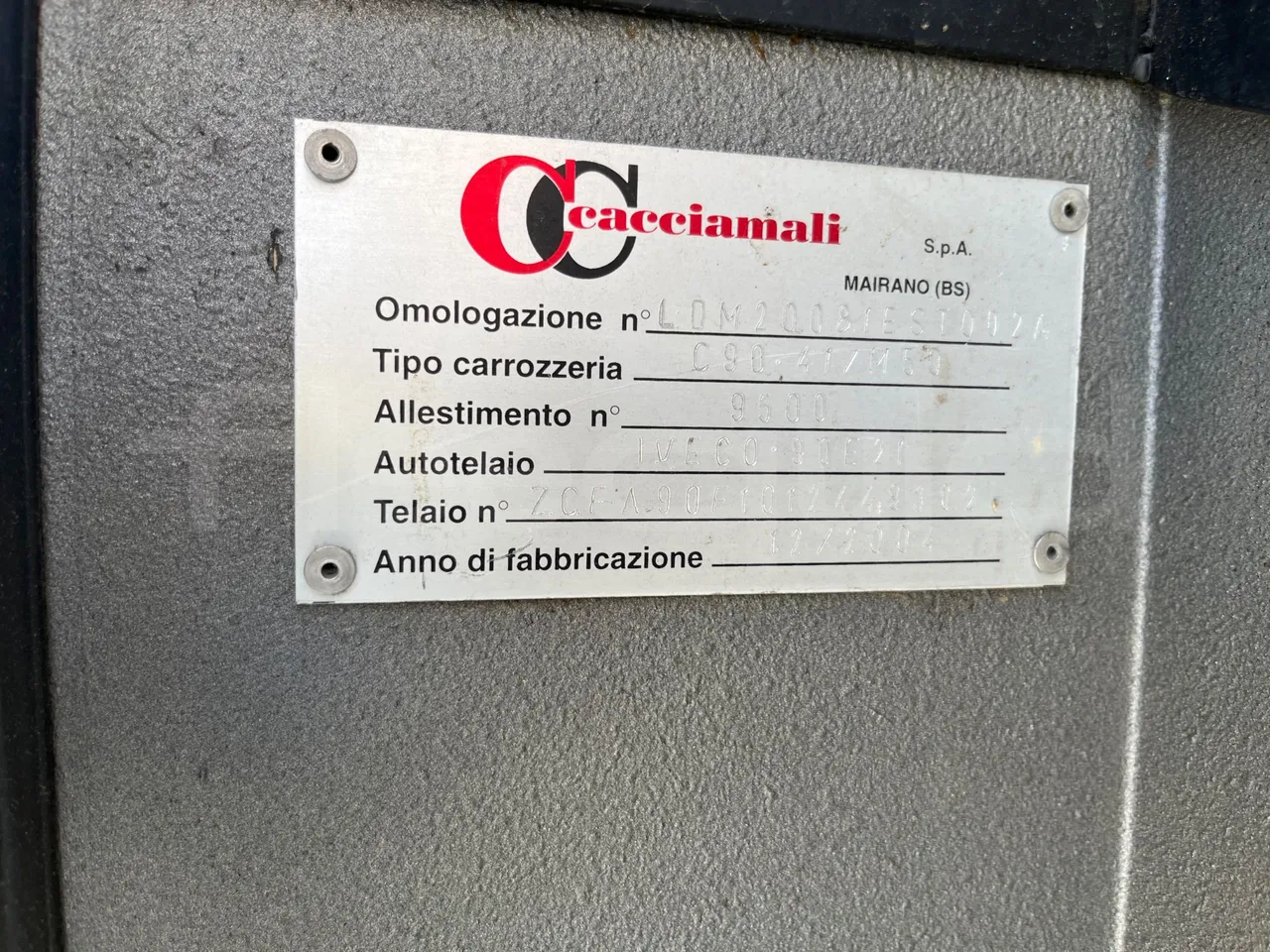 Iveco Cacciamali 90E21NA -EUR3 -154kW -8.28m - vehicle plate photo